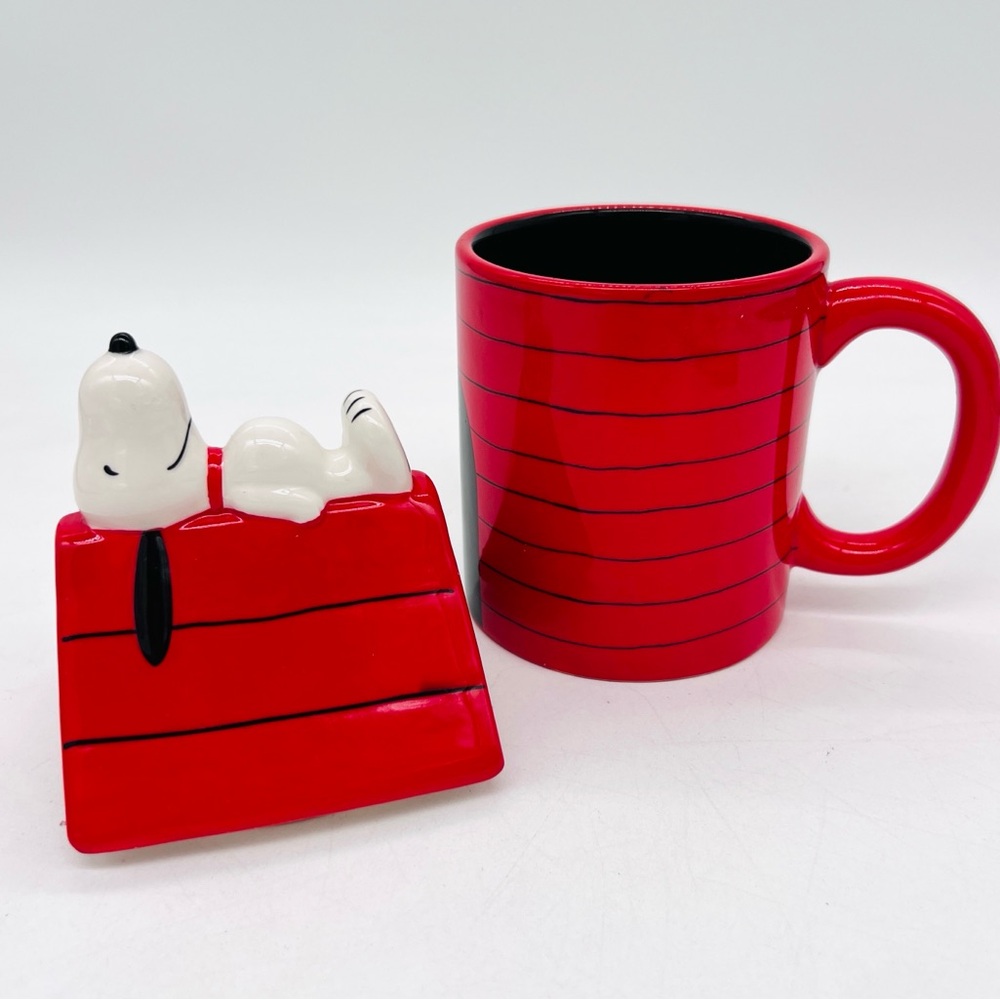Snoopy Peanuts Doghouse 2 Piece Coffee Mug Red White Black NWT